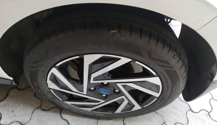 2024 Hyundai NEW I20 ASTA (O) 1.2 IVT, Petrol, Automatic, 9,800 km, tyre