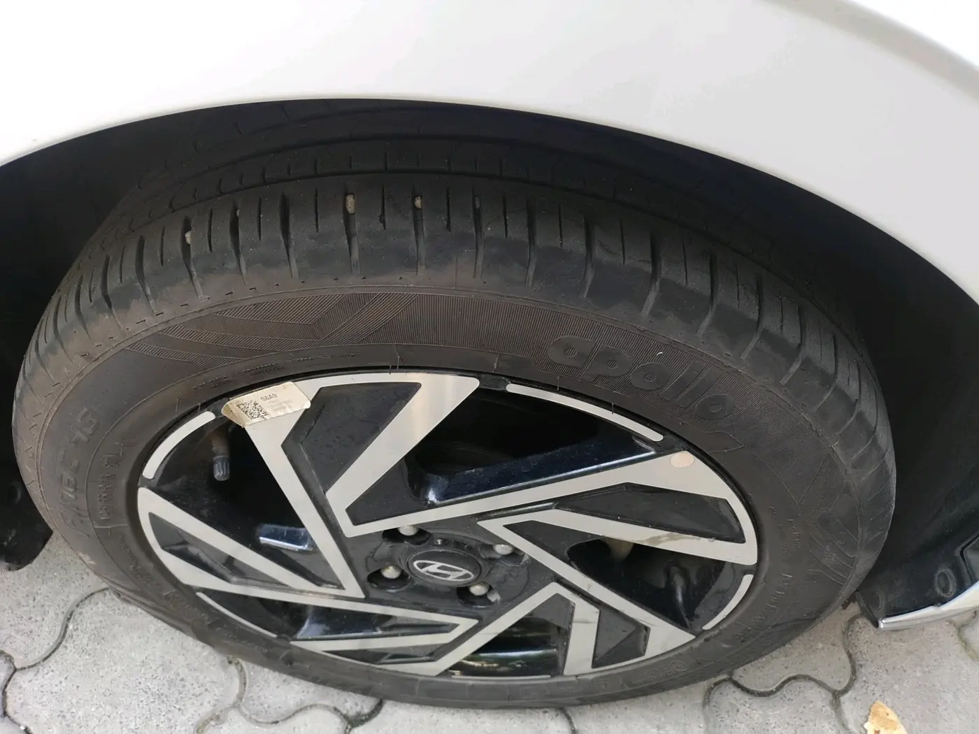 2024 Hyundai NEW I20 ASTA (O) 1.2 IVT, Petrol, Automatic, 9,800 km, tyre
