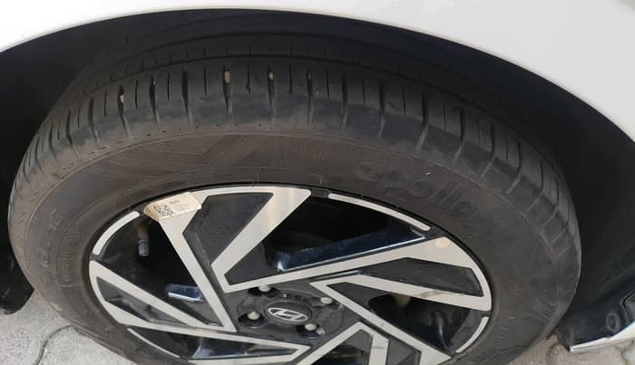 2024 Hyundai NEW I20 ASTA (O) 1.2 IVT, Petrol, Automatic, 9,800 km, tyre