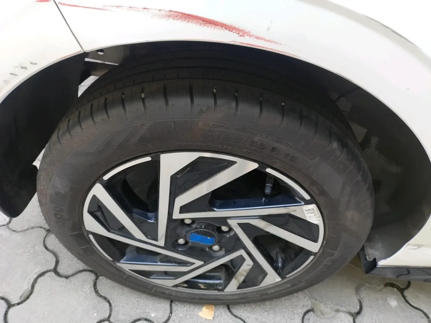 2024 Hyundai NEW I20 ASTA (O) 1.2 IVT, Petrol, Automatic, 9,800 km, tyre