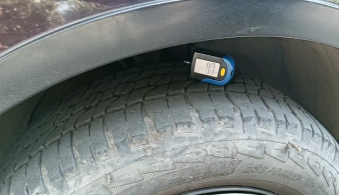 2016 Mahindra XUV500 W6, Diesel, Manual, 1,21,973 km, tyre