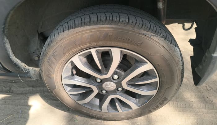 2025 Maruti S PRESSO VXI Plus AMT, Petrol, Automatic, 3,405 km, tyre