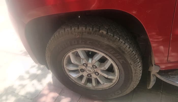 2016 Mahindra TUV300 T8, Diesel, Manual, 69,062 km, tyre