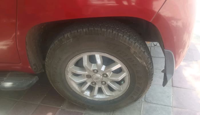 2016 Mahindra TUV300 T8, Diesel, Manual, 69,062 km, tyre