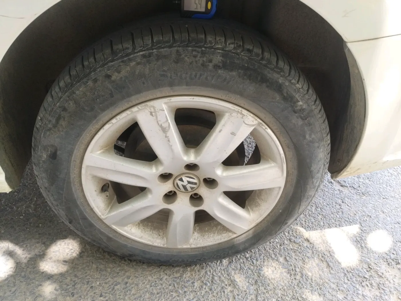 2012 Volkswagen Vento HIGHLINE PETROL AT, Petrol, Automatic, 50,702 km, tyre