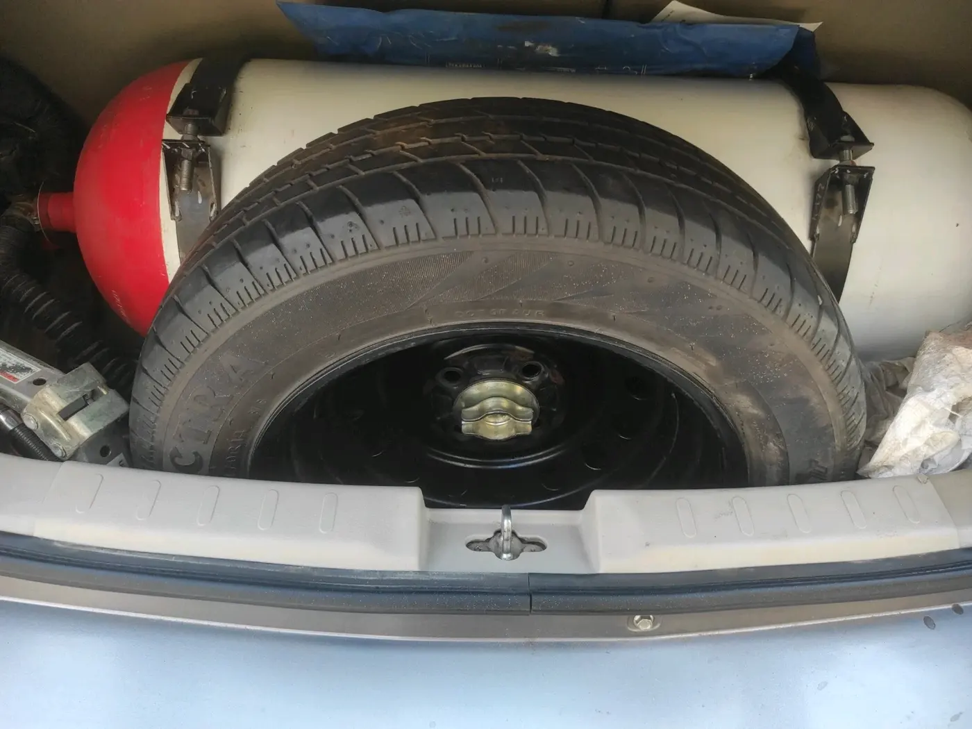 2018 Maruti Celerio VXI (O) CNG, CNG, Manual, 1,03,783 km, tyre