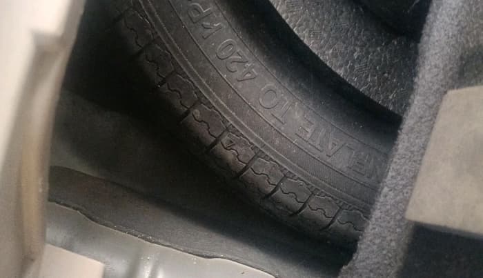 2023 Mahindra XUV300 W6 1.2 PETROL, Petrol, Manual, 15,436 km, tyre