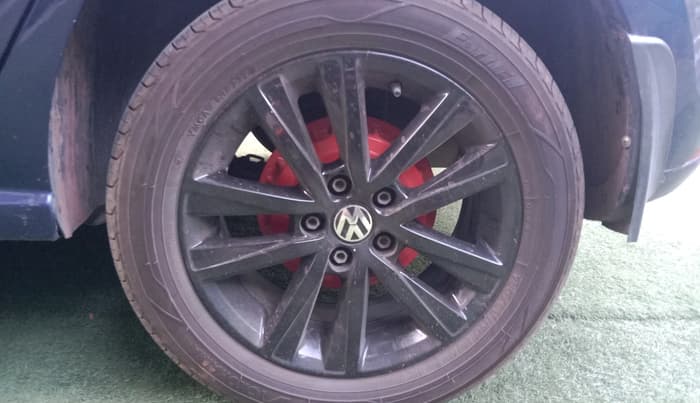 2013 Volkswagen Polo HIGHLINE1.2L, Petrol, Manual, 69,930 km, tyre
