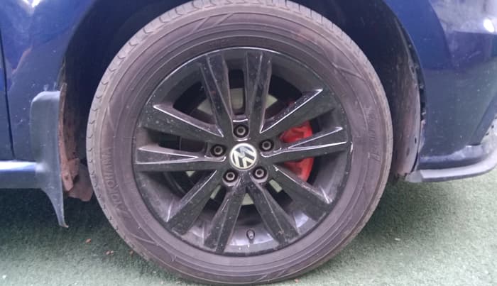 2013 Volkswagen Polo HIGHLINE1.2L, Petrol, Manual, 69,930 km, tyre