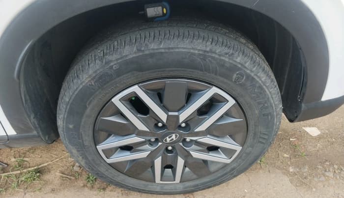 2023 Hyundai VENUE S (O) 1.0 Turbo Petrol DCT, Petrol, Automatic, 34,136 km, tyre