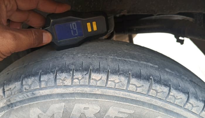 2016 Maruti Alto 800 LXI, CNG, Manual, 82,994 km, tyre