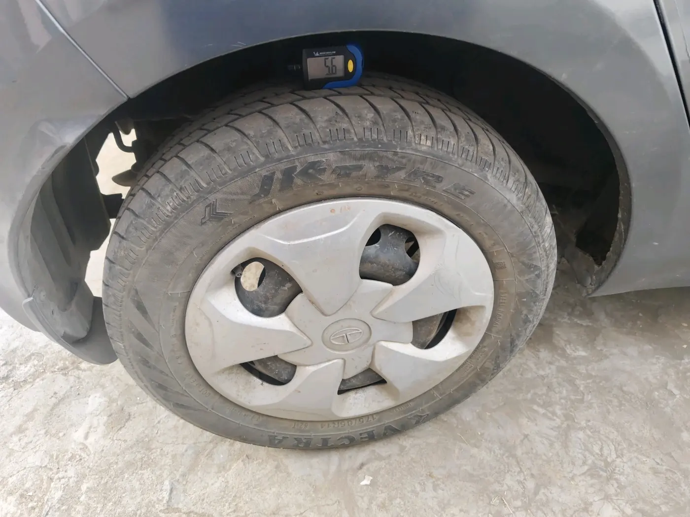 2021 Tata Tiago XT (O) PETROL, Petrol, Manual, 46,443 km, tyre