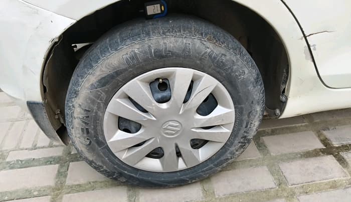 2014 Maruti Swift VXI, Petrol, Manual, 1,04,123 km, tyre