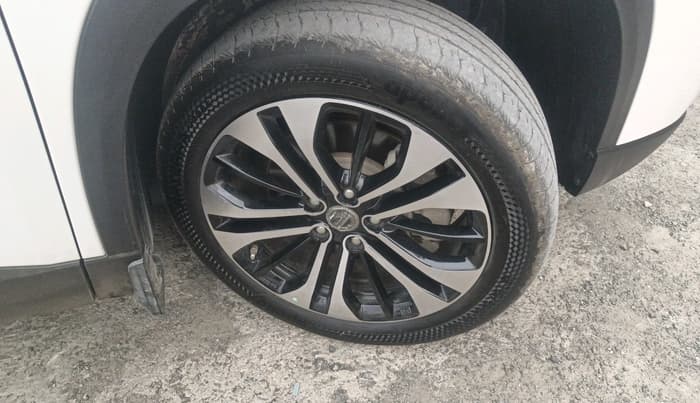 2021 MG HECTOR PLUS SHARP 1.5 PETROL TURBO HYBRID MT 6-STR, Petrol, Manual, 1,46,941 km, tyre