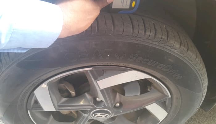 2019 Hyundai VENUE SX 1.0 TURBO, Petrol, Manual, 23,299 km, tyre