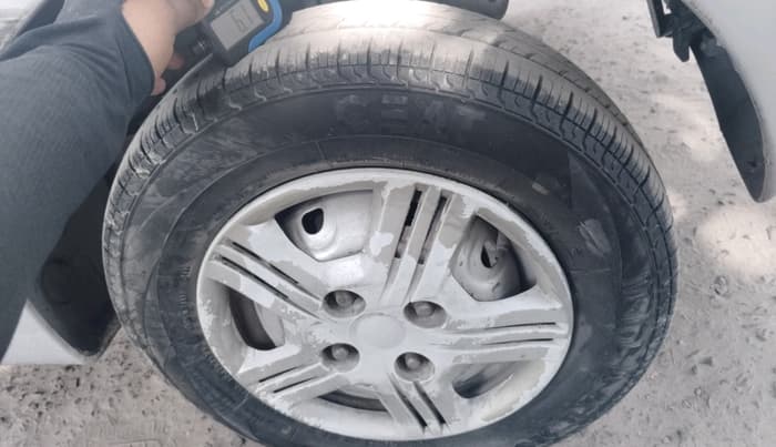 2015 Hyundai Eon ERA +, Petrol, Manual, 56,931 km, tyre