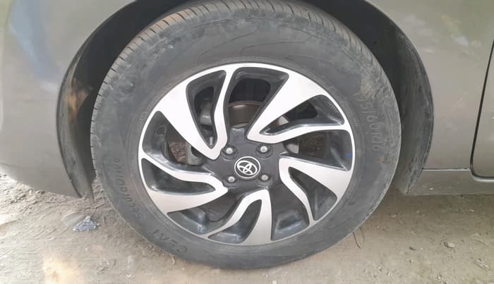 2020 Toyota Glanza V CVT, Petrol, Automatic, 89,365 km, tyre