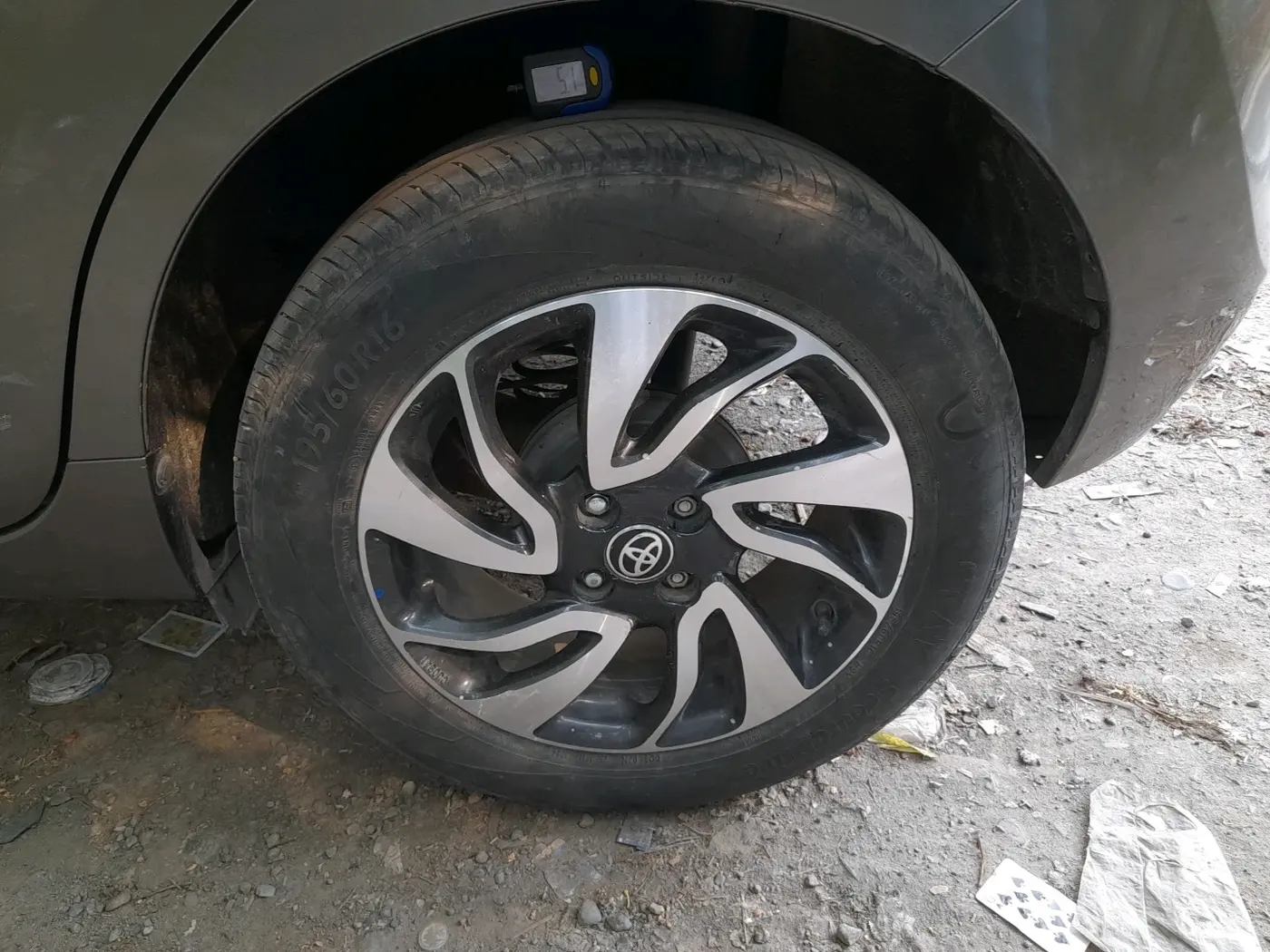 2020 Toyota Glanza V CVT, Petrol, Automatic, 89,365 km, tyre