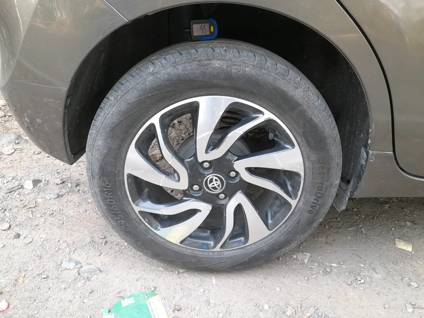 2020 Toyota Glanza V CVT, Petrol, Automatic, 89,365 km, tyre
