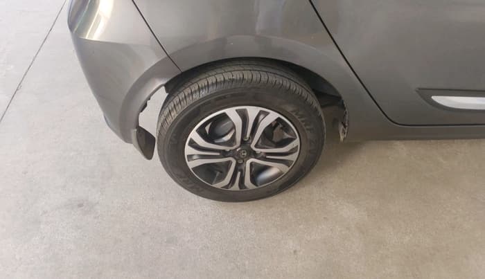2024 Tata Tiago XT Rhythm CNG, CNG, Manual, 31,749 km, tyre