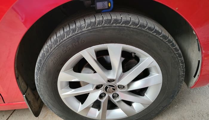 2023 Skoda SLAVIA AMBITION 1.0L TSI AT, Petrol, Automatic, 53,511 km, tyre