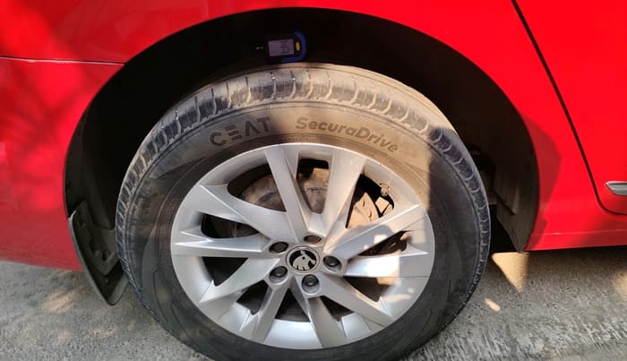 2023 Skoda SLAVIA AMBITION 1.0L TSI AT, Petrol, Automatic, 53,511 km, tyre