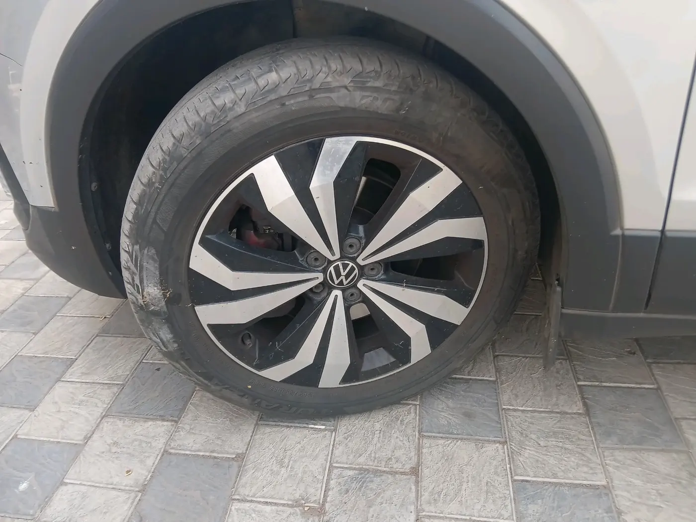 2022 Volkswagen TAIGUN GT PLUS 1.5 TSI DSG, Petrol, Automatic, 1,04,496 km, tyre