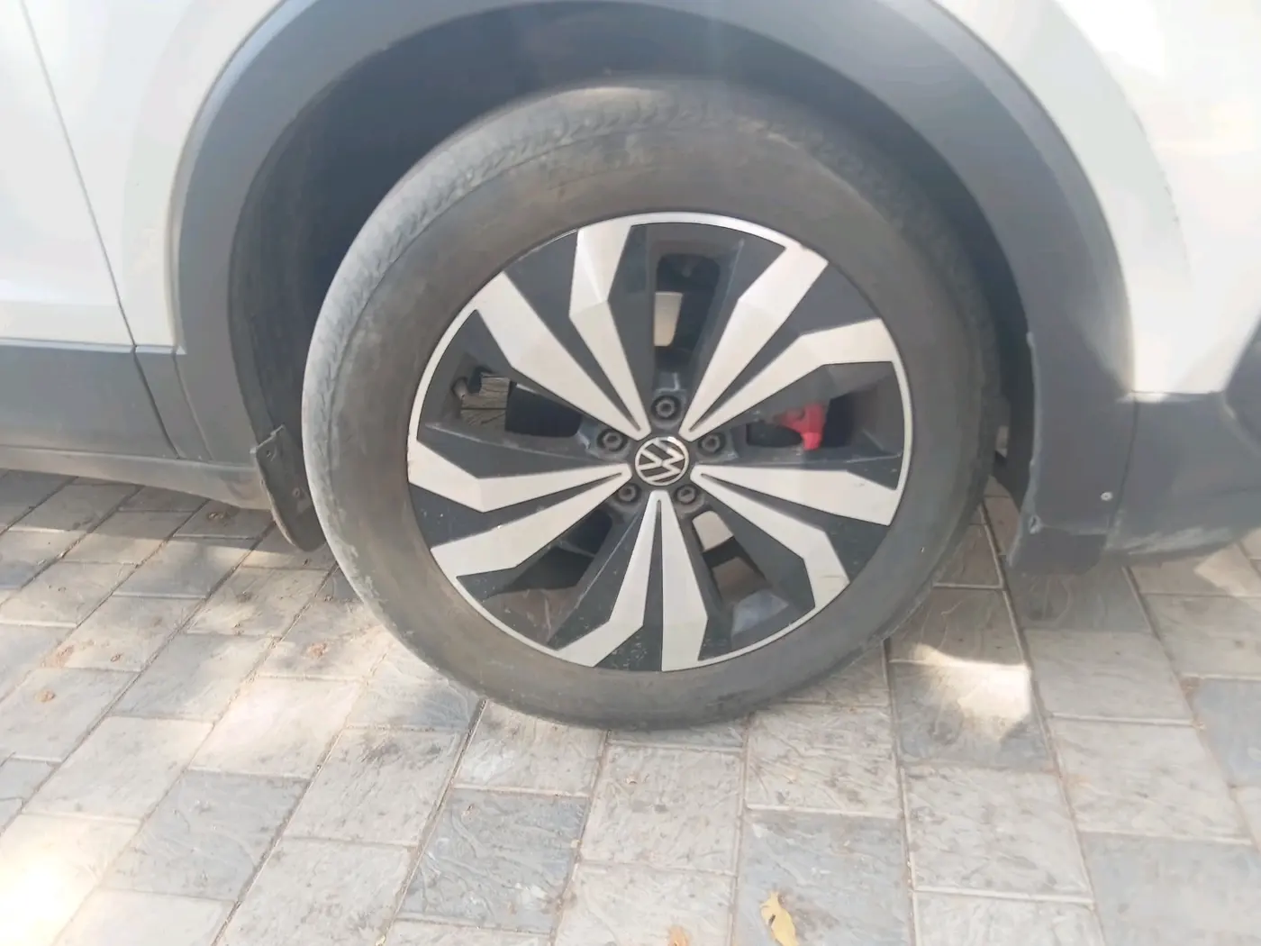 2022 Volkswagen TAIGUN GT PLUS 1.5 TSI DSG, Petrol, Automatic, 1,04,496 km, tyre