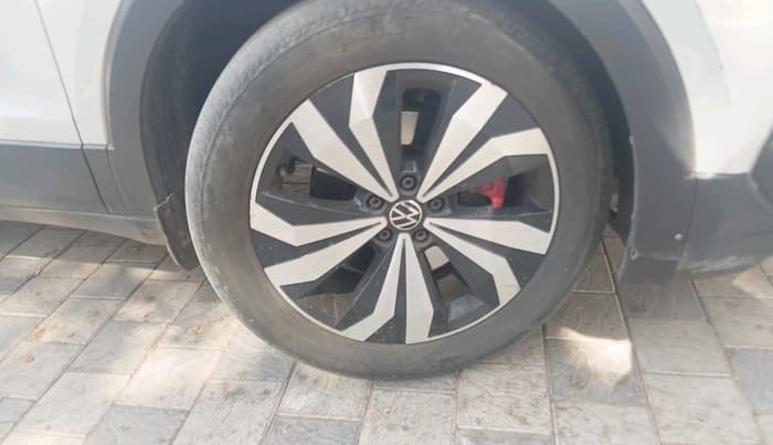 2022 Volkswagen TAIGUN GT PLUS 1.5 TSI DSG, Petrol, Automatic, 1,04,496 km, tyre