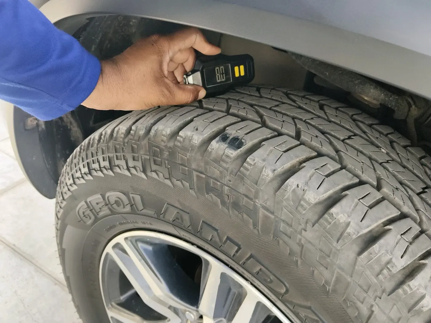 2022 Toyota Fortuner 4X2 AT 2.8 DIESEL, Diesel, Automatic, 1,06,037 km, tyre