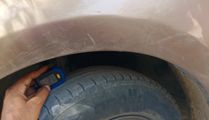 2017 Maruti Dzire VXI, Petrol, Manual, 82,343 km, tyre