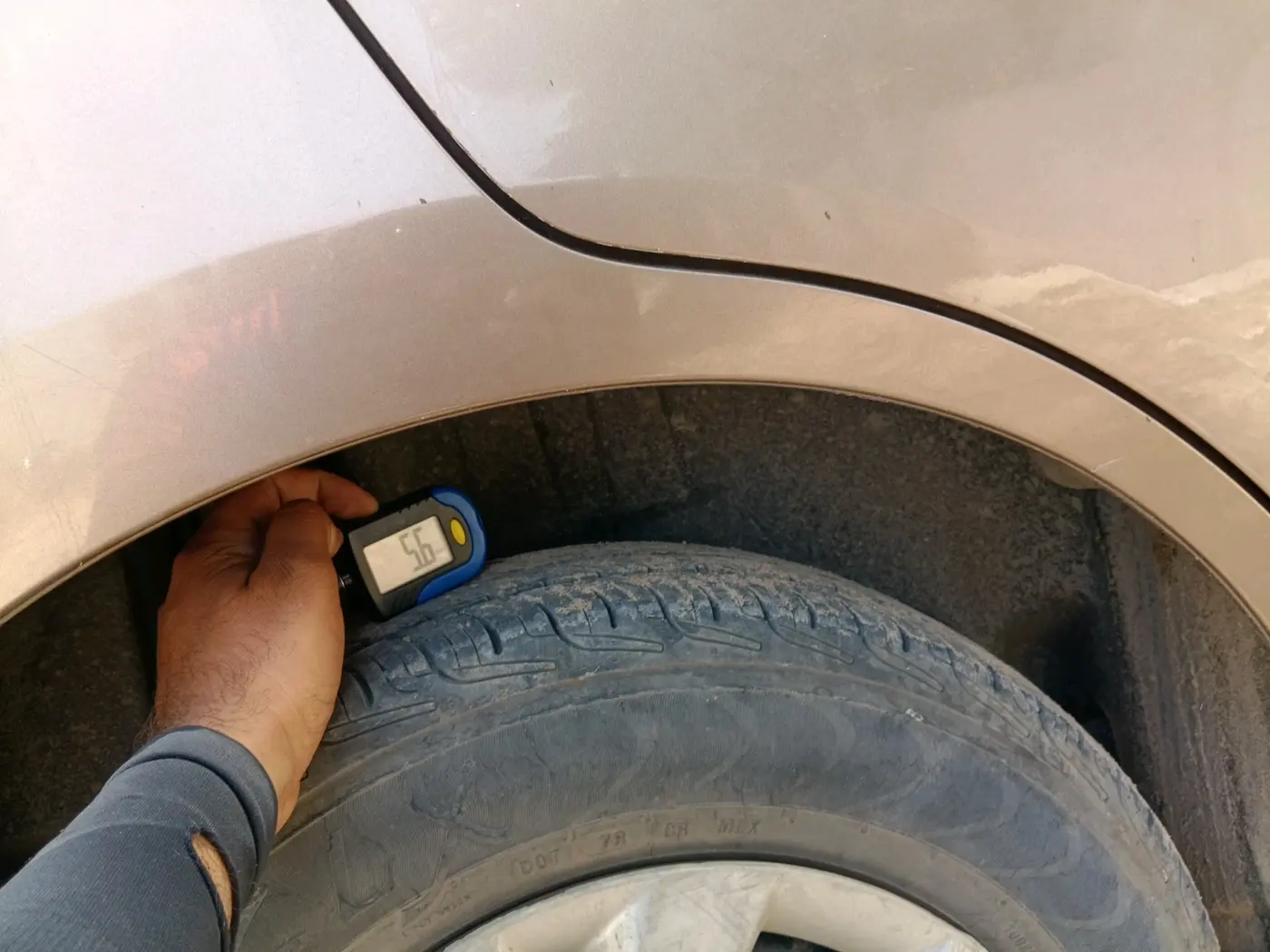 2017 Maruti Dzire VXI, Petrol, Manual, 82,343 km, tyre