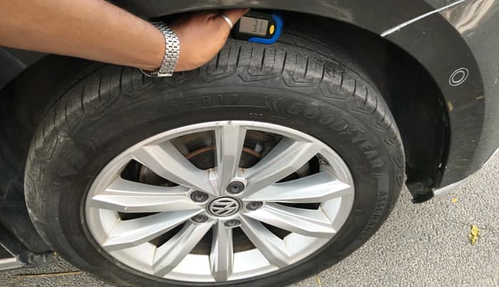 2018 Volkswagen Passat HIGHLINE DSG, Diesel, Automatic, 1,09,806 km, tyre