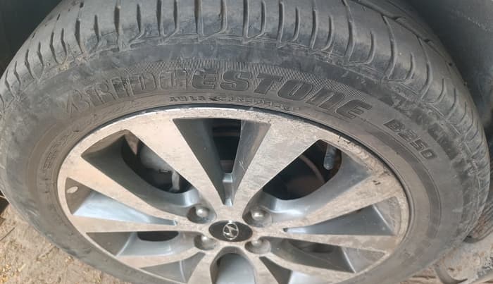 2014 Hyundai Verna FLUIDIC 1.6 VTVT SX, Petrol, Manual, 89,513 km, tyre