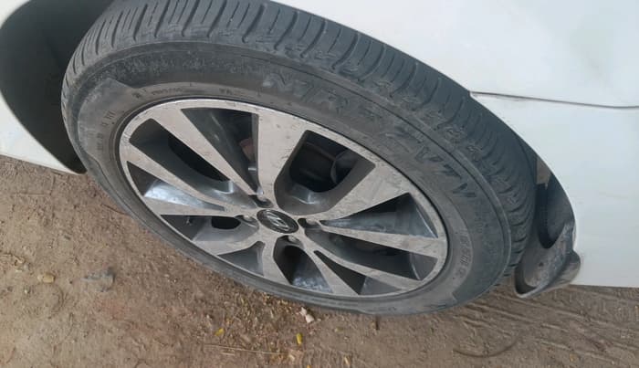 2014 Hyundai Verna FLUIDIC 1.6 VTVT SX, Petrol, Manual, 89,513 km, tyre