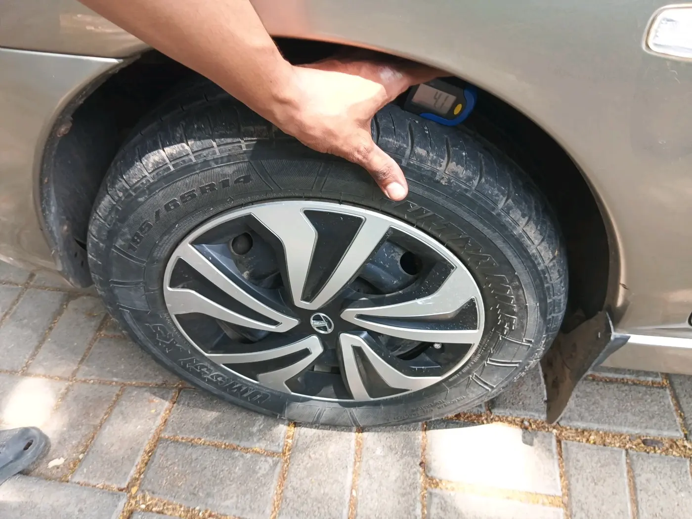 2011 Tata Indigo CS LX TDI, Diesel, Manual, 1,70,000 km, tyre