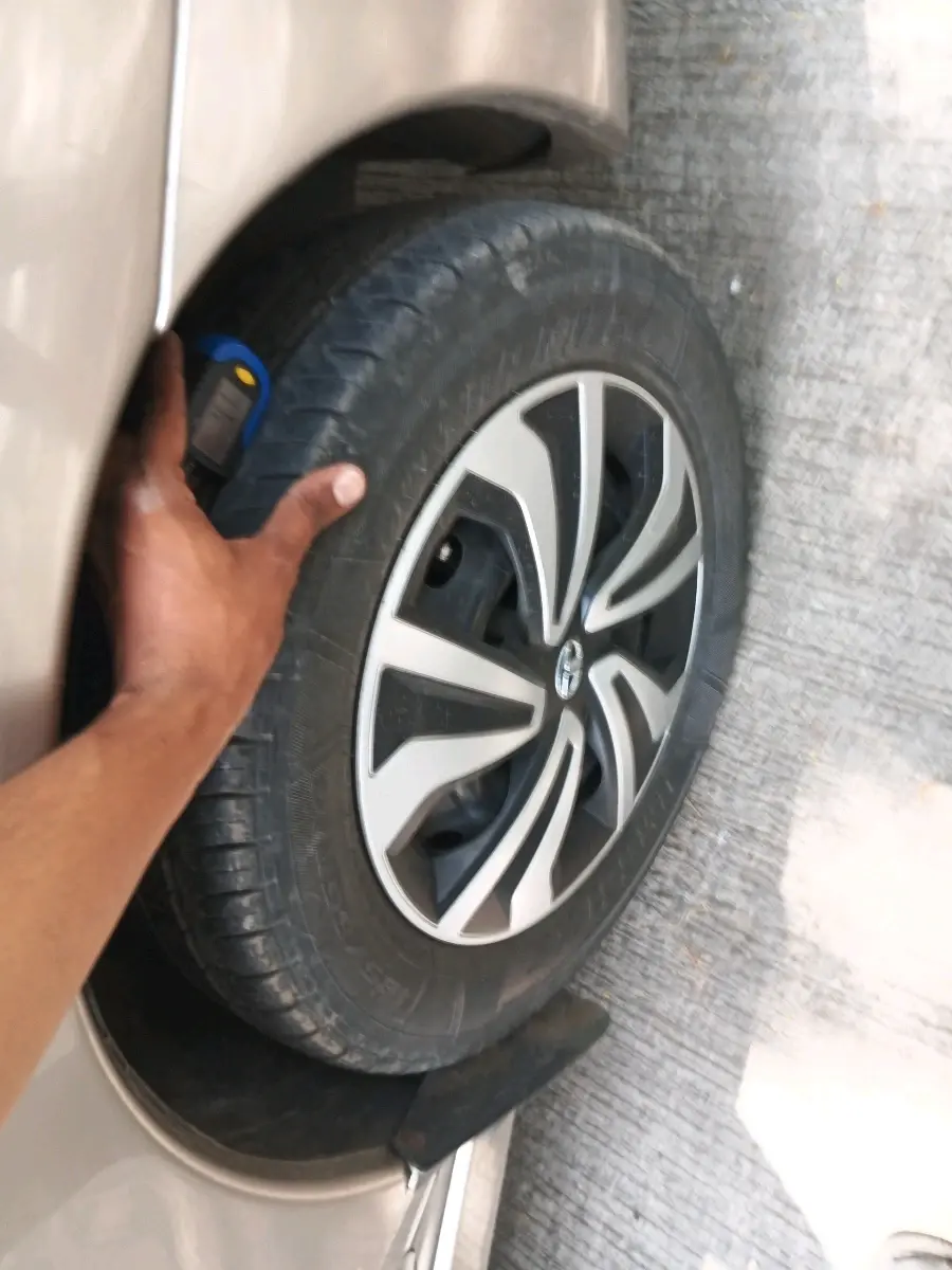 2011 Tata Indigo CS LX TDI, Diesel, Manual, 1,70,000 km, tyre