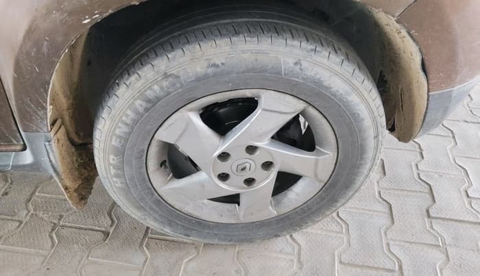 2013 Renault Duster 85 PS RXL DIESEL, Diesel, Manual, 1,42,829 km, tyre