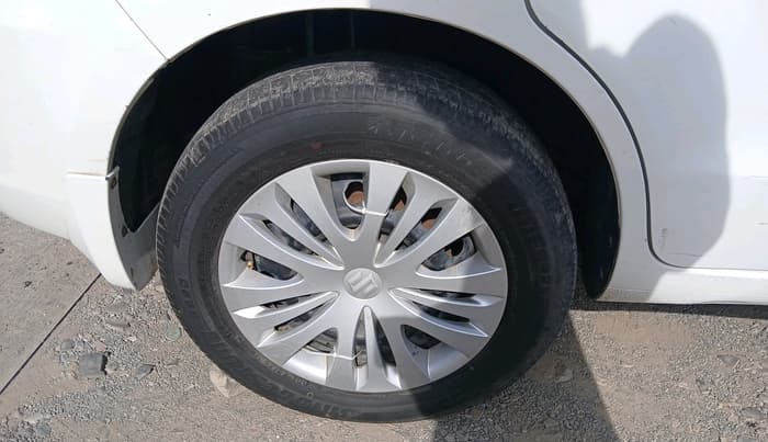 2013 Maruti Ertiga ZXI, CNG, Manual, 1,41,560 km, tyre