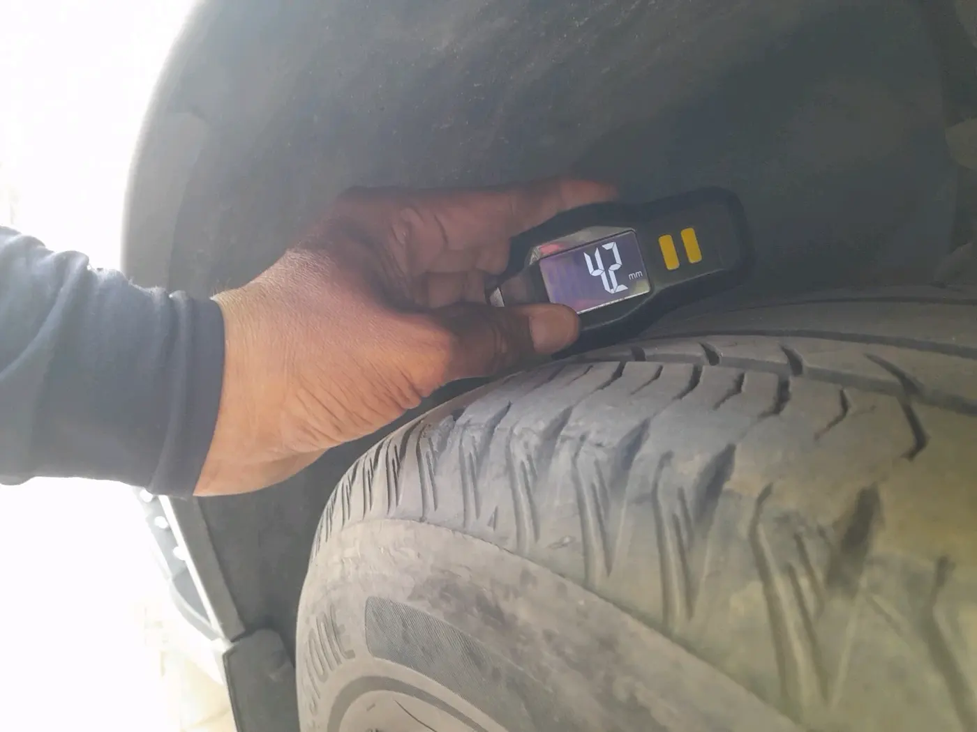 2018 Mahindra XUV500 W11 AT, Diesel, Automatic, 1,30,593 km, tyre