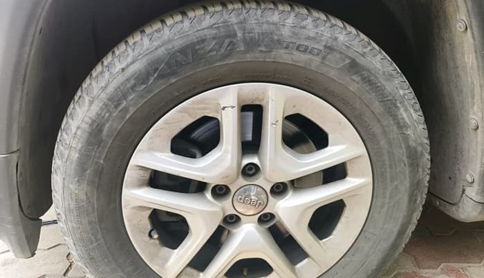 2018 Jeep Compass SPORT 2.0 DIESEL, Diesel, Manual, 1,41,968 km, tyre