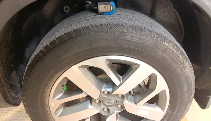 2023 Tata Safari XZA PLUS, Diesel, Automatic, 60,270 km, tyre