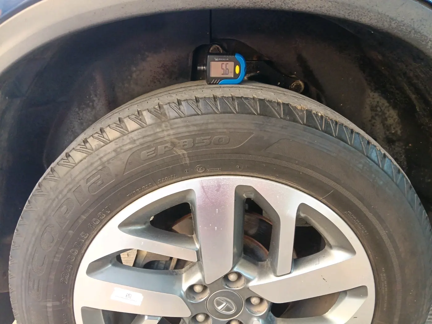 2023 Tata Safari XZA PLUS, Diesel, Automatic, 60,270 km, tyre