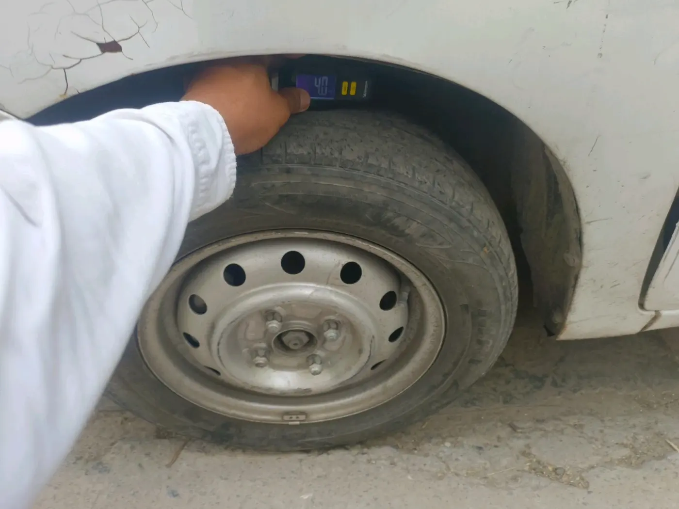2012 Maruti Wagon R 1.0 LXI CNG, CNG, Manual, 75,485 km, tyre