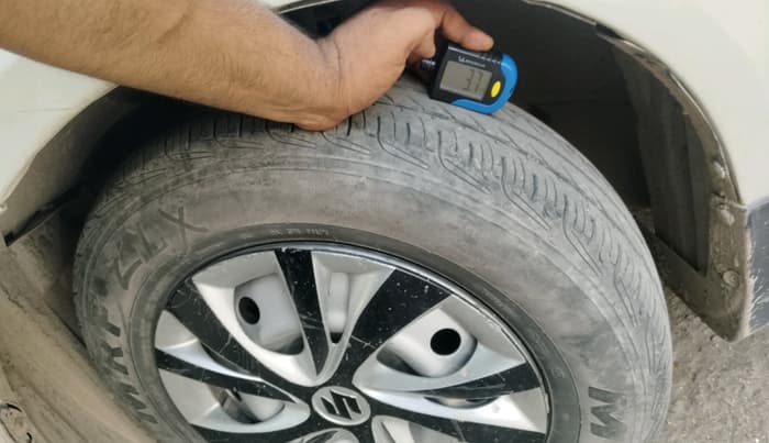 2011 Maruti Swift VXI, CNG, Manual, 1,04,898 km, tyre