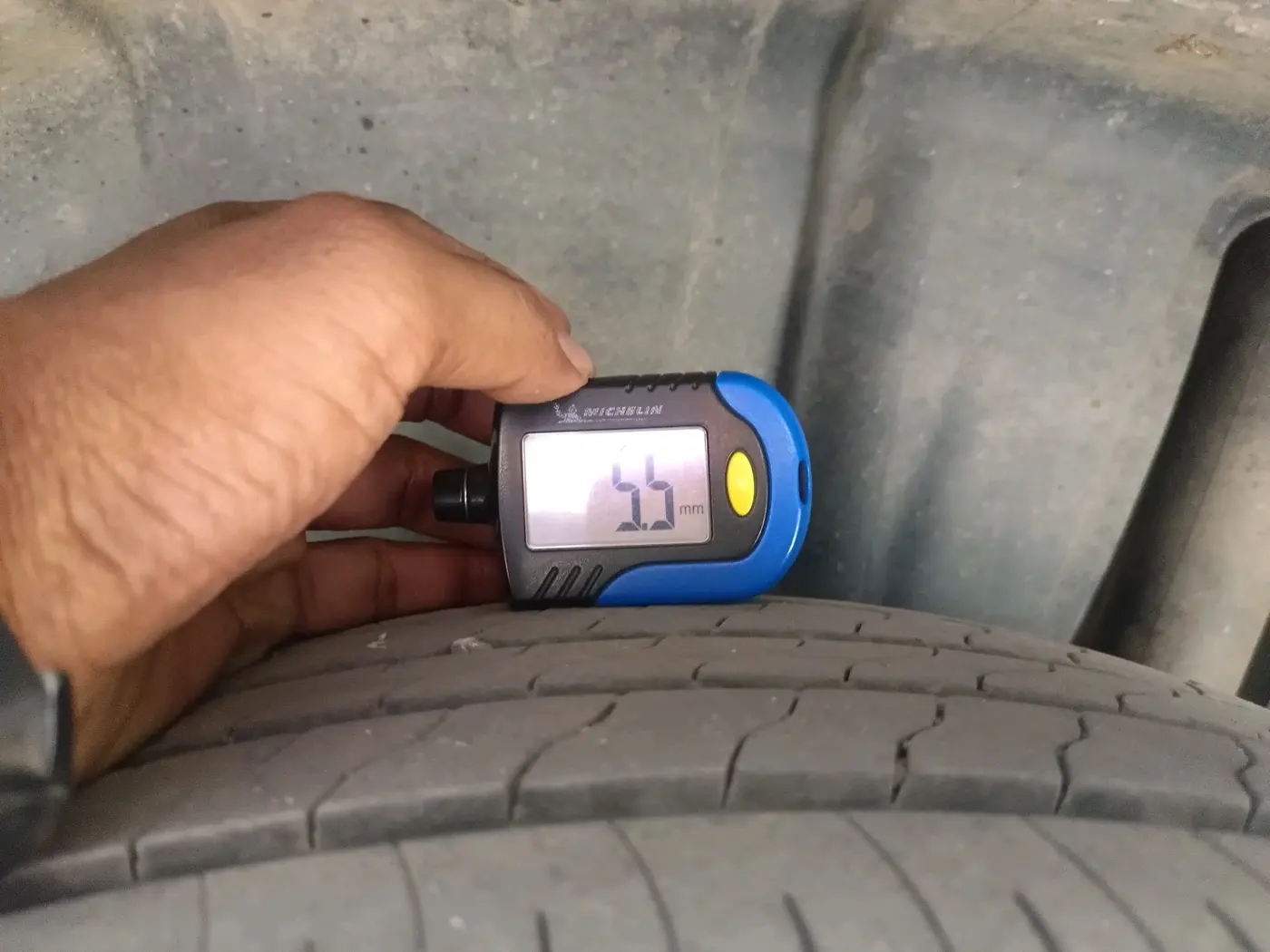 2023 Maruti BREZZA ZXI S-CNG, CNG, Manual, 1,30,408 km, tyre