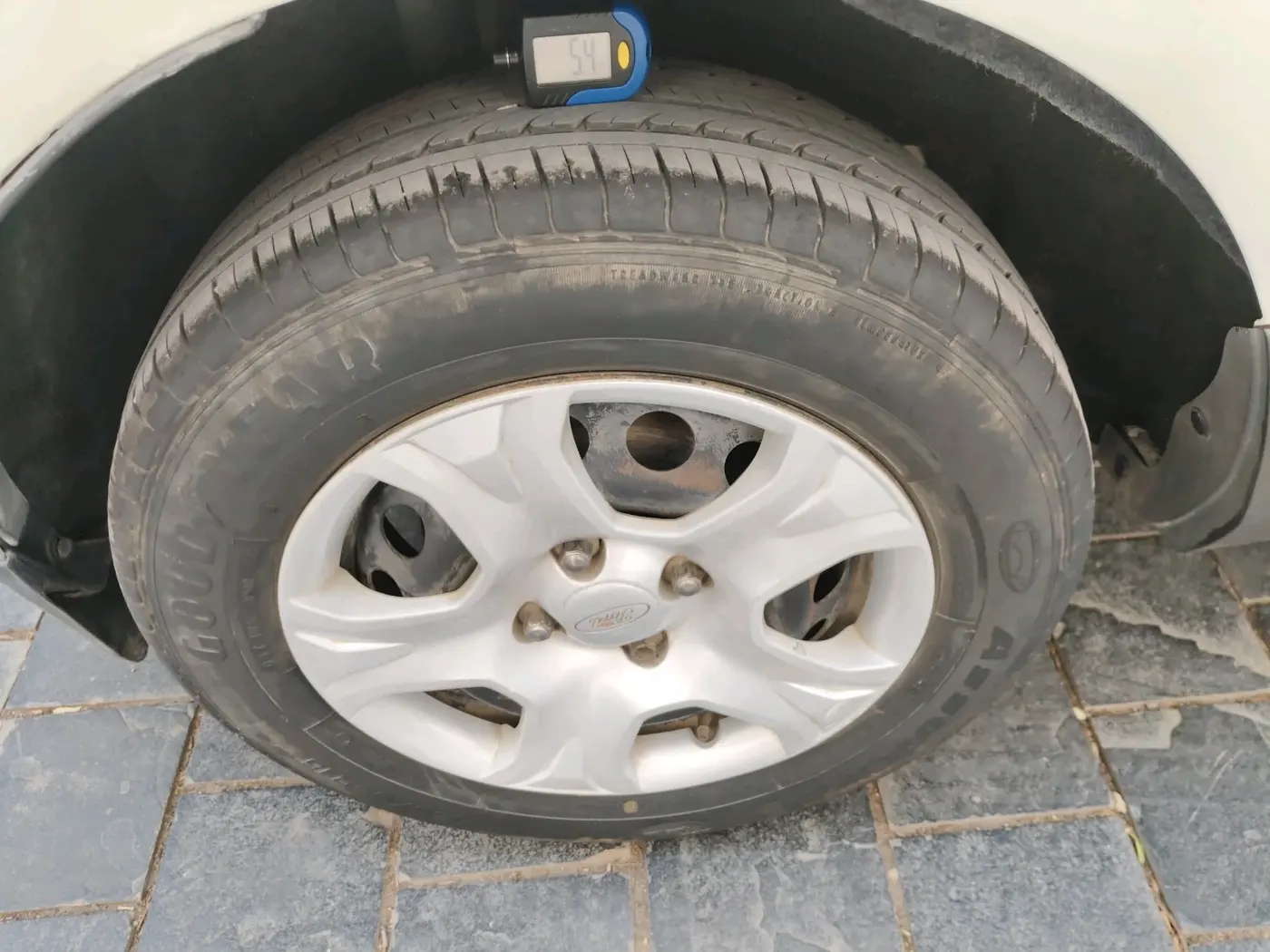 2015 Ford Ecosport TREND 1.5L DIESEL, Diesel, Manual, 1,10,228 km, tyre