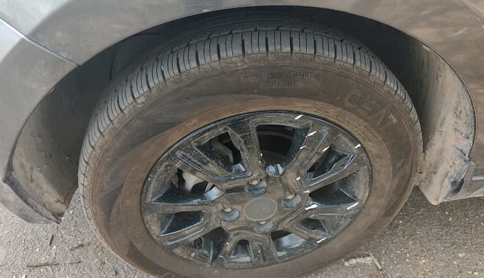 2021 Tata Tiago XT PETROL, Petrol, Manual, 1,14,592 km, tyre
