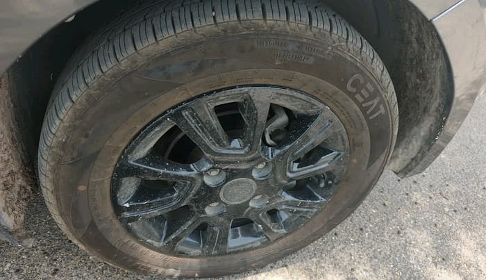 2021 Tata Tiago XT PETROL, Petrol, Manual, 1,14,592 km, tyre