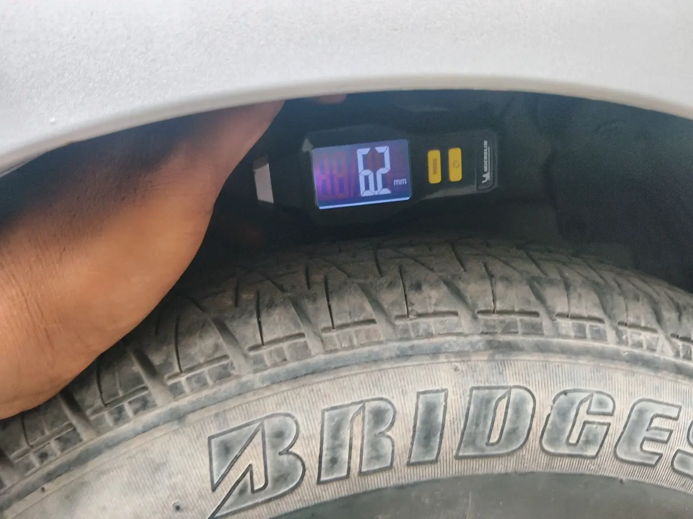 2012 Hyundai Eon ERA +, Petrol, Manual, 87,303 km, tyre